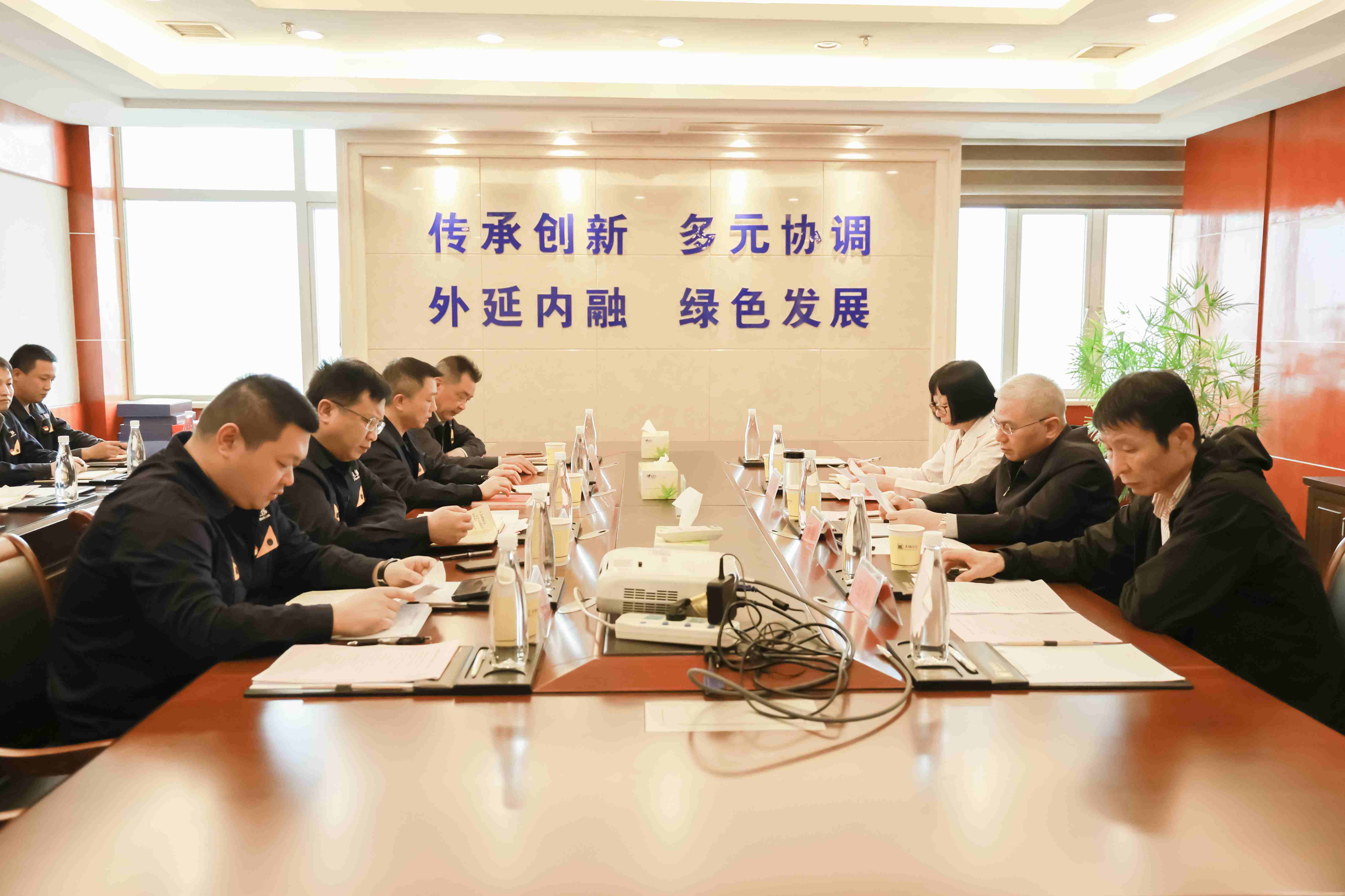 2L4A4097.jpg 2L4A4097.jpg